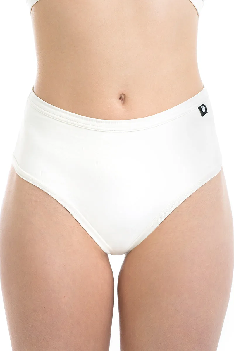 Poledancerka X High Leg Shorts - Ivory White